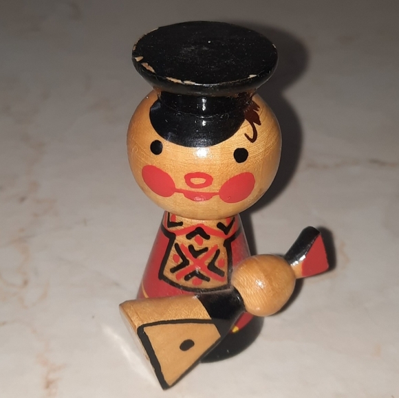 Vintage Musician Figurine Miniature Wood Trinket - Picture 1 of 9